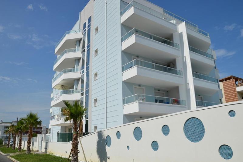 Case Vacanze Blue Bay Resort โรเซโต เดญา อาบรูซซี ภายนอก รูปภาพ