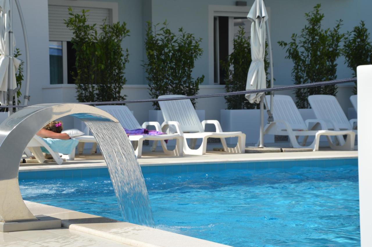 Case Vacanze Blue Bay Resort โรเซโต เดญา อาบรูซซี ภายนอก รูปภาพ